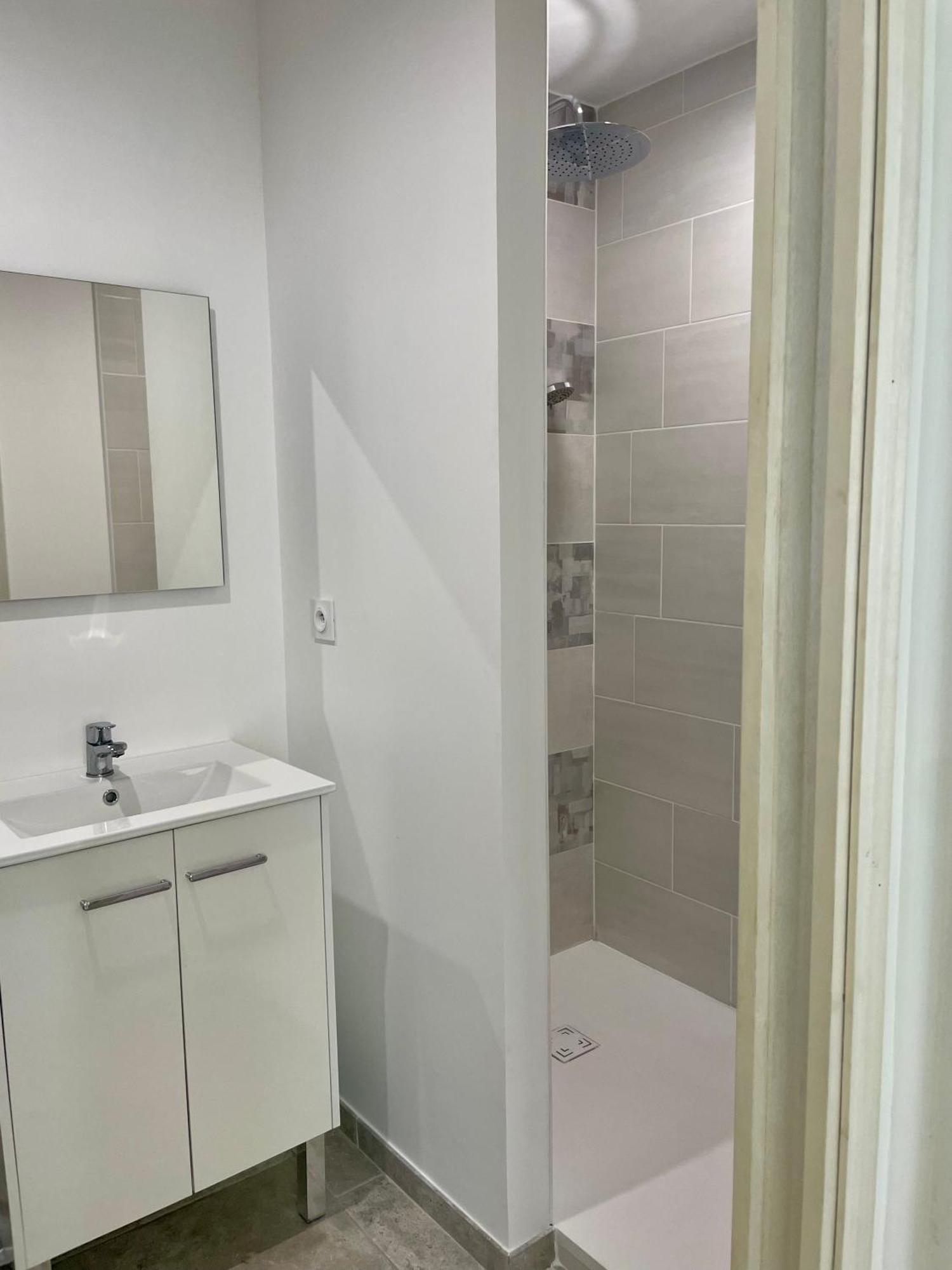Apartamento T2 Renove Avec Terrasse Au Coeur Des Cevennes Saint-Germain-de-Calberte Exterior foto